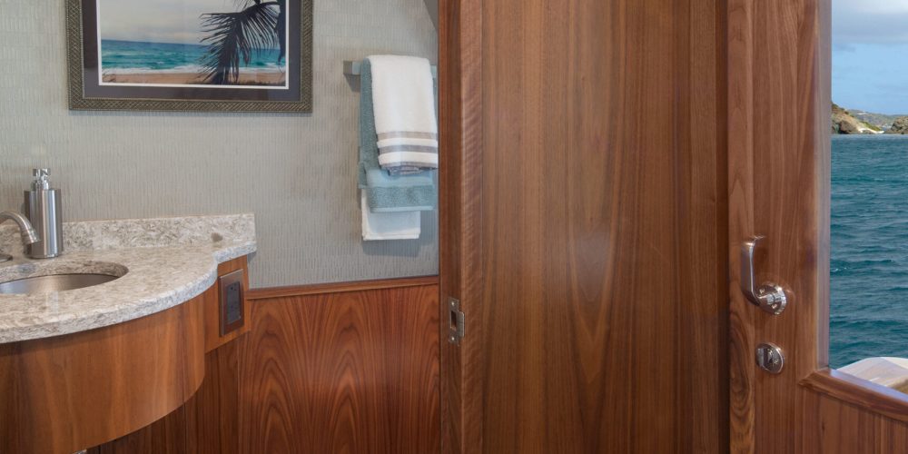 20Viking-80-Salon-Day-Head