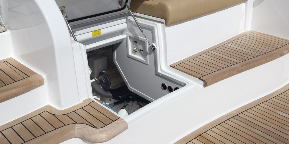 28-Engineroom-Access